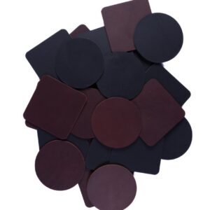 Untersetzer aus echtem Leder schwarz quadratisch Nahaufnahme