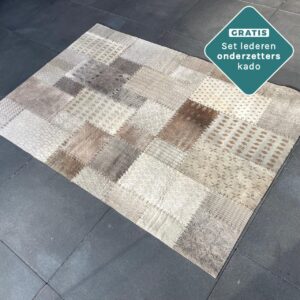 Designer Patchwork Rinderfell taupe Detailansicht