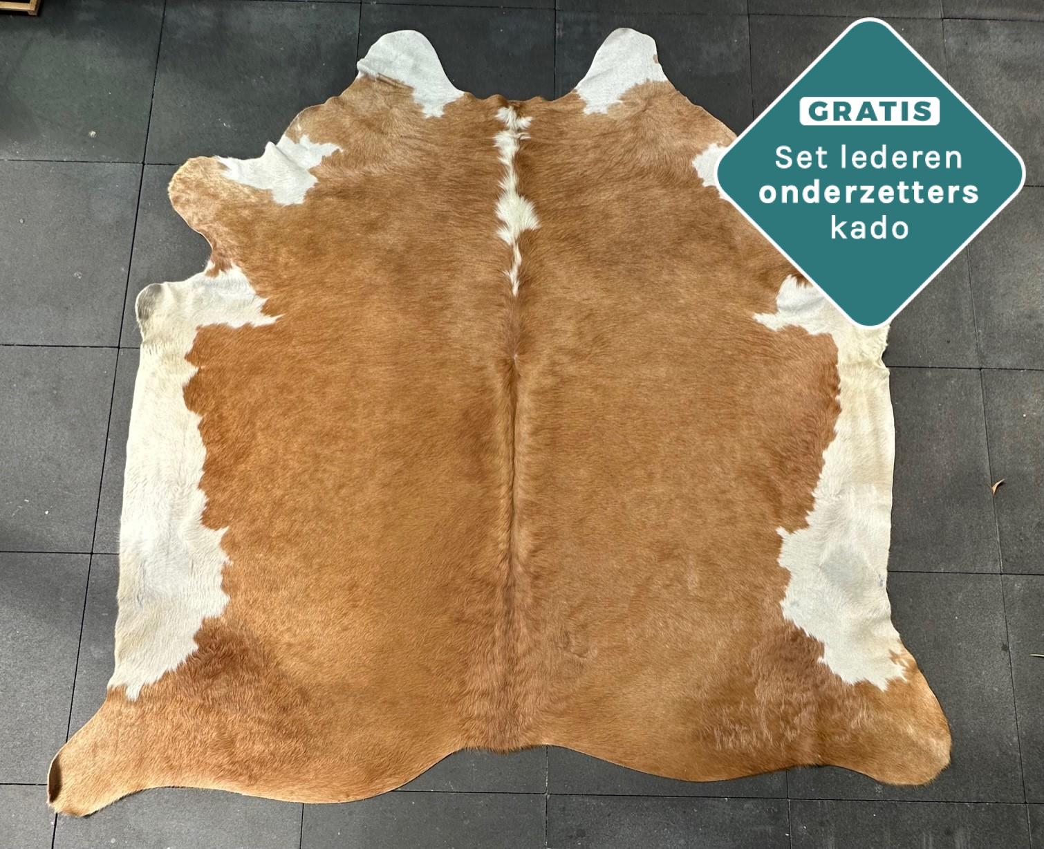 Kuhfell Teppich weiss-braun Detailansicht natürliche Zeichnung