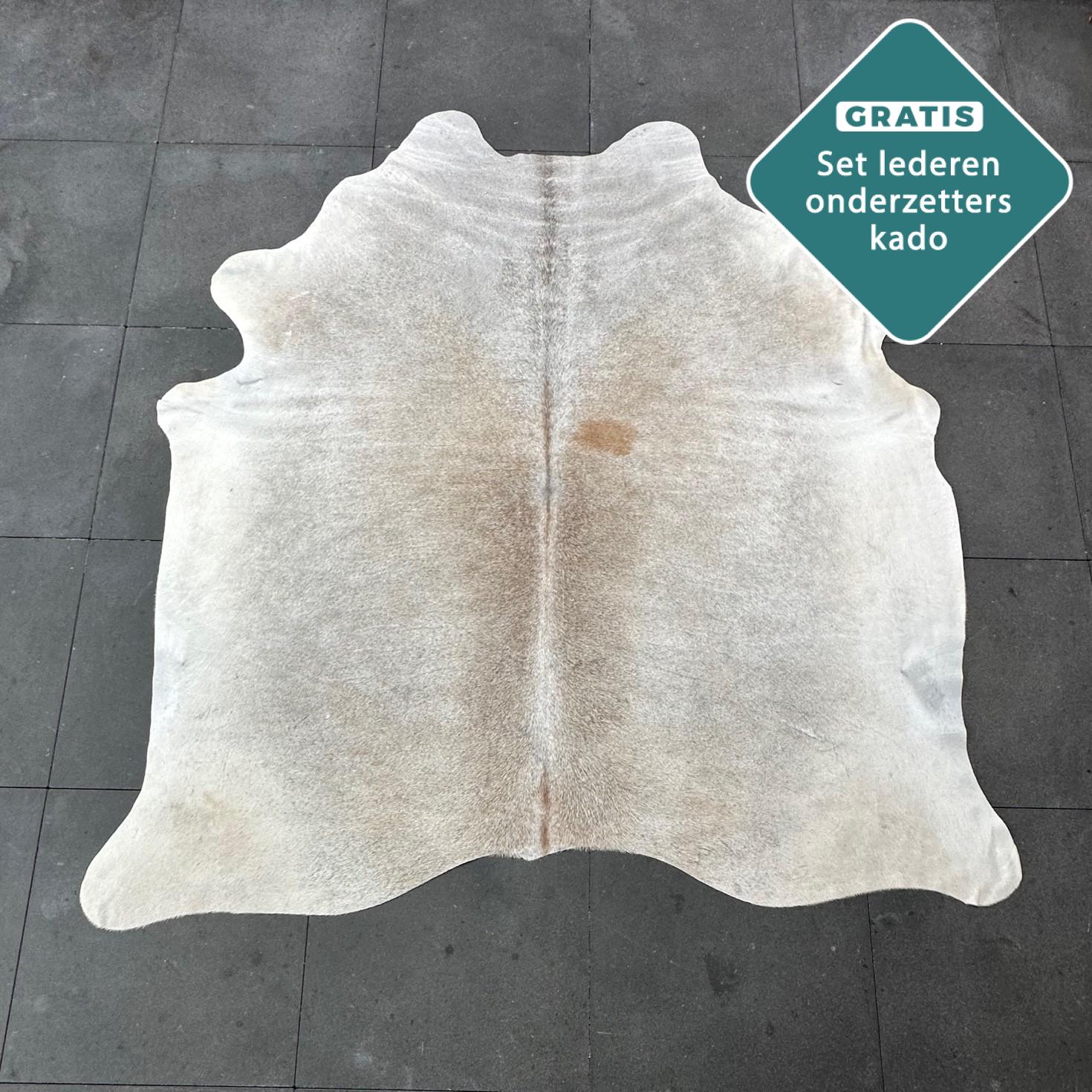 Kuhfell Teppich taupe grau Detailansicht natürliche Zeichnung