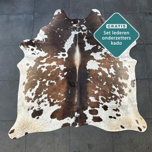 Kuhfell Teppich braun gefleckt Detailansicht natürliche Zeichnung