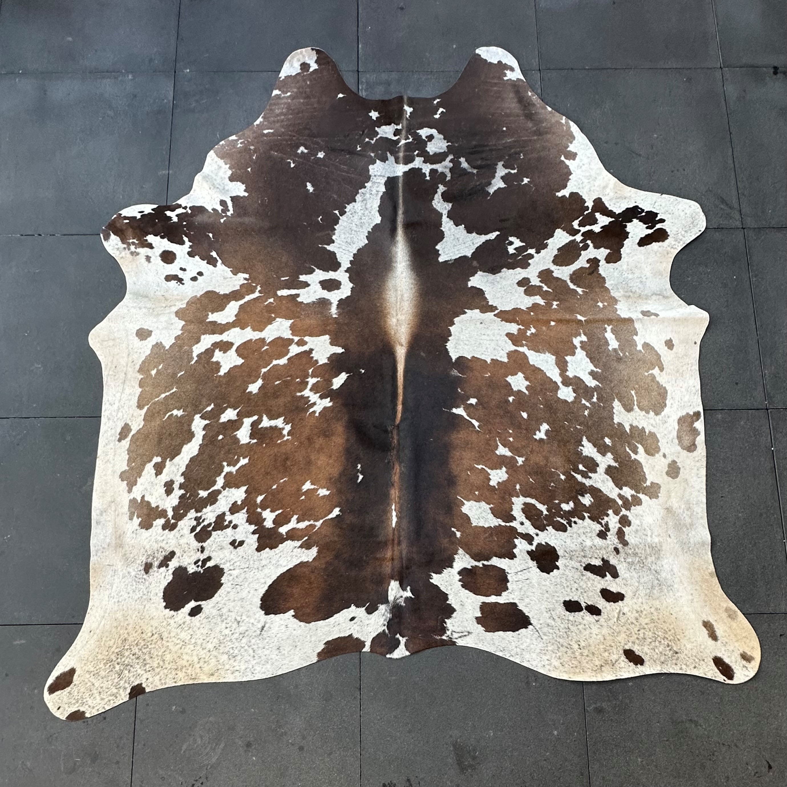 Kuhfell Teppich braun gefleckt Detailansicht natürliche Zeichnung