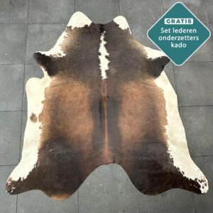 Kuhfell Teppich dunkelbraun Detailansicht natürliche Zeichnung