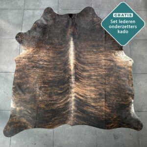 Kuhfell Teppich dunkelbraun Detailansicht natürliche Zeichnung