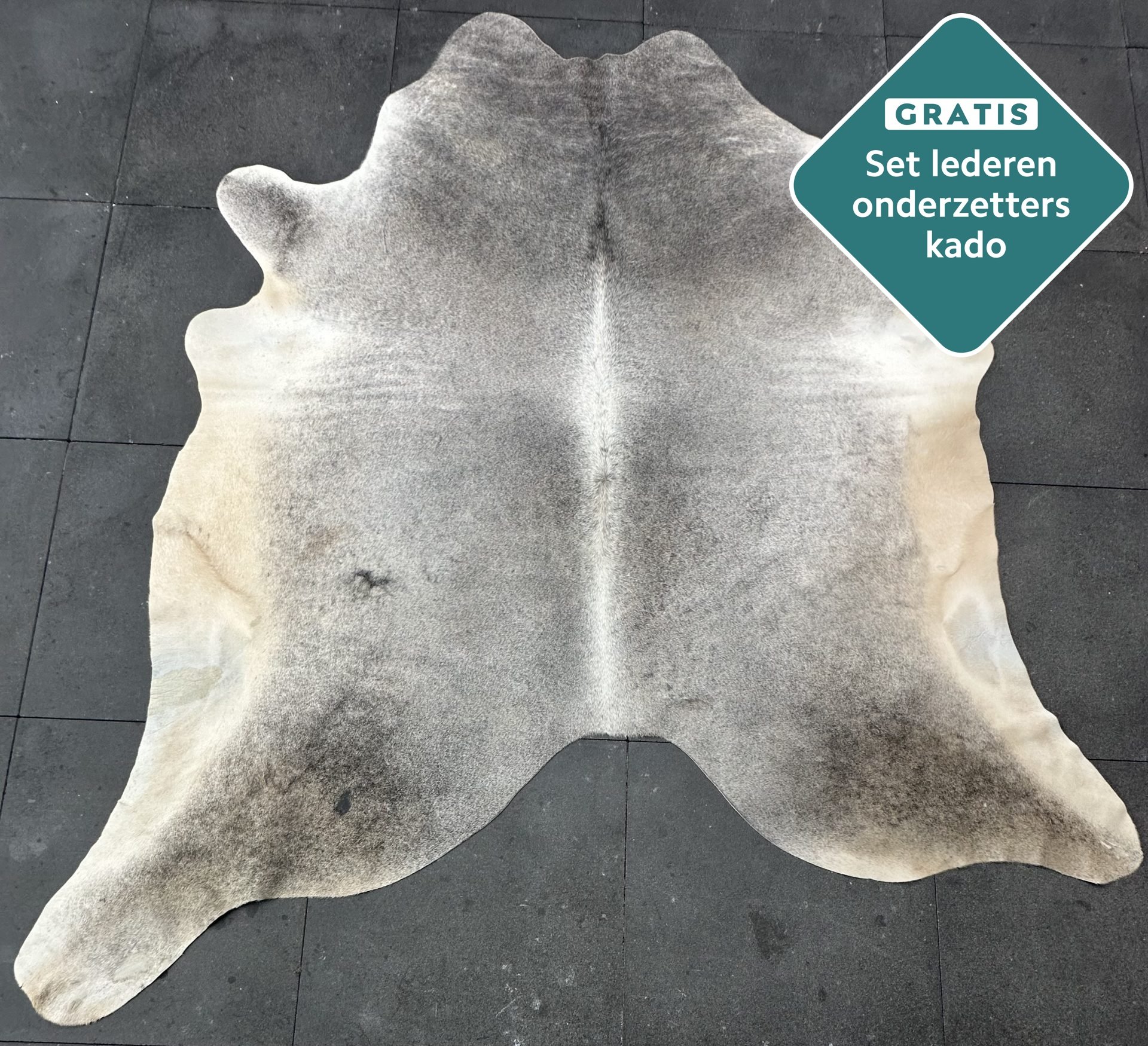 Kuhfell Teppich dunkelgrau Detailansicht natürliche Zeichnung