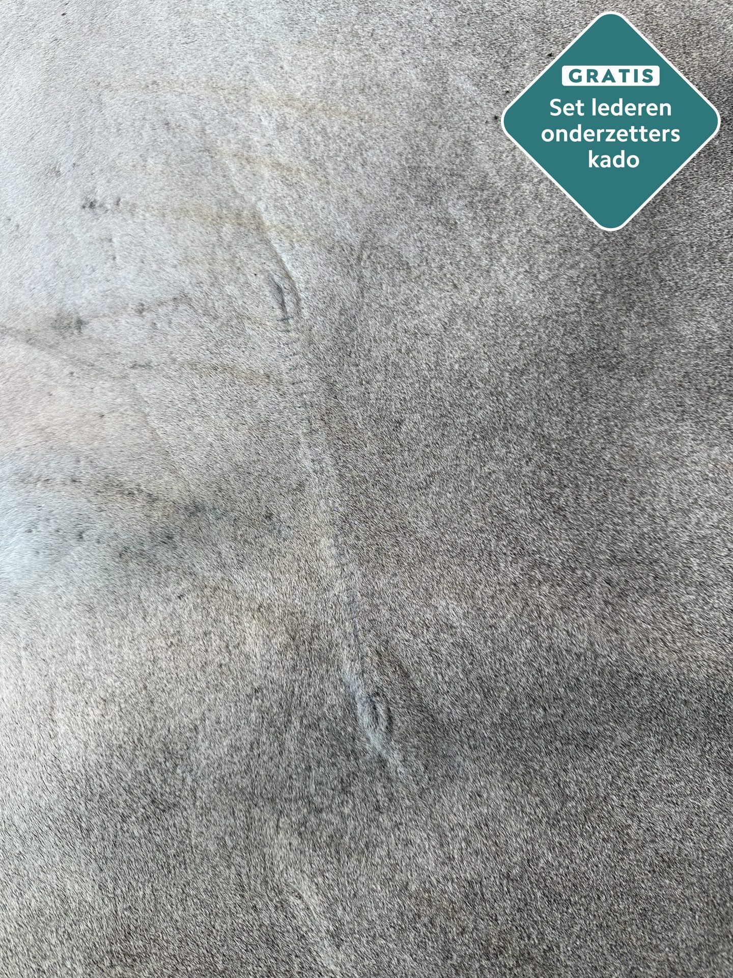 Natürliches Rinderfell grau 230x200 cm Nahaufnahme Fell-Muster