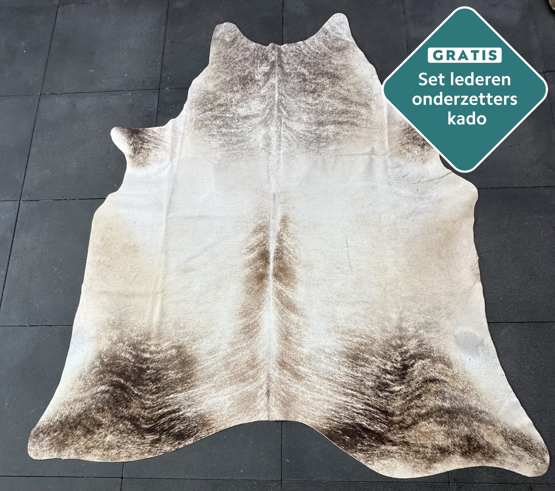 Kuhfell Teppich creme braun Detailansicht natürliche Zeichnung