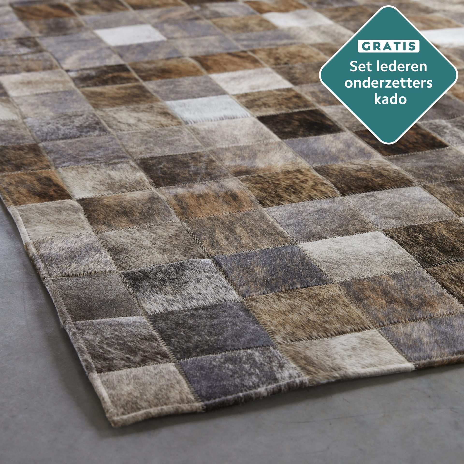 Handgenähter Patchwork Kuhfell Teppich 180x120 cm