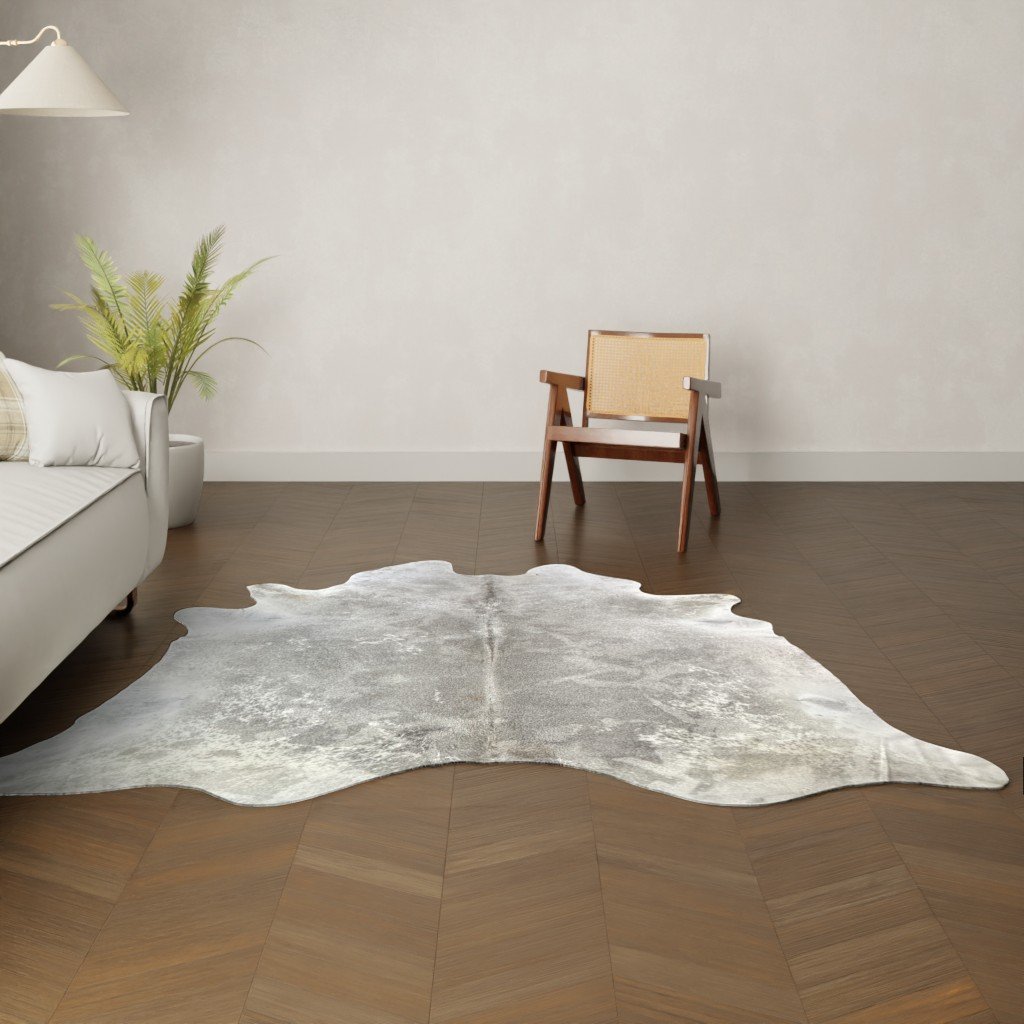 Natürliches Rinderfell grau gefleckt 220x200 cm Nahaufnahme Fell-Muster