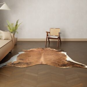 Natürliches Rinderfell mittelbraun weiss 230x210 cm Nahaufnahme Fell-Muster