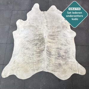 Kuhfell Teppich creme schwarz Detailansicht natürliche Zeichnung