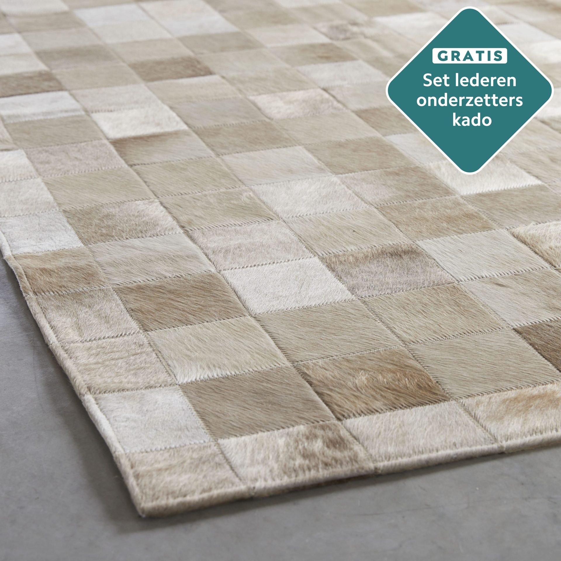 Handgenähter Patchwork Kuhfell Teppich 180x120 cm