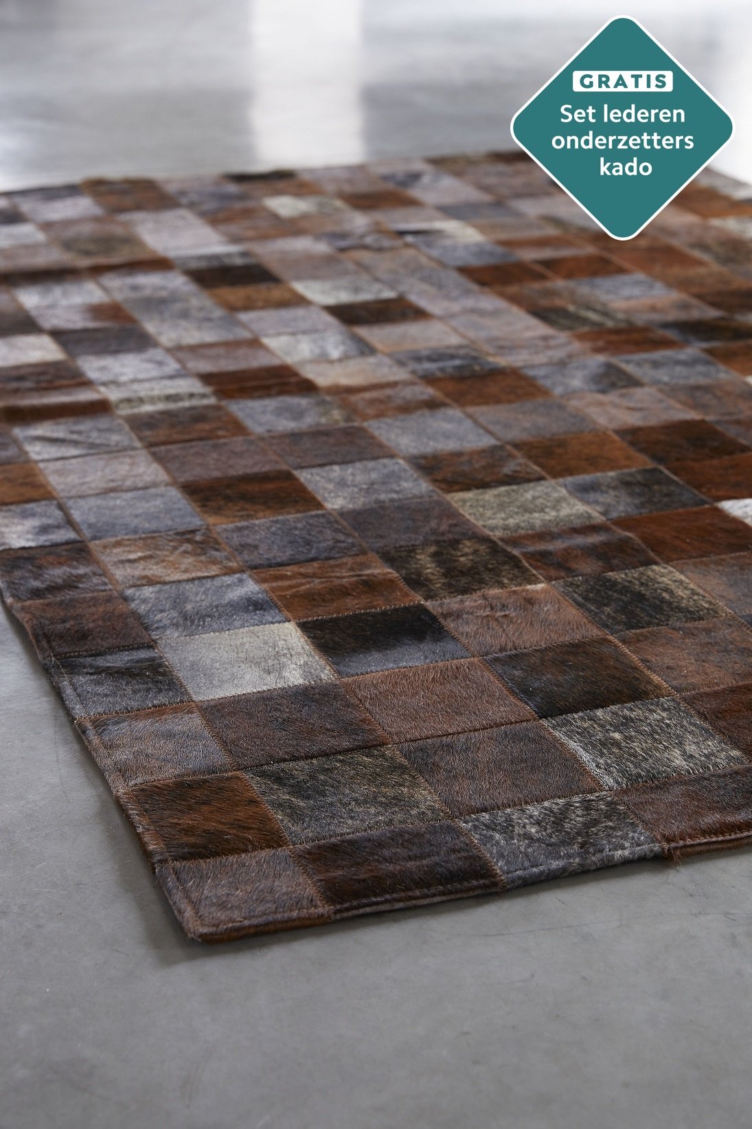 Designer Patchwork Rinderfell exotisch dunkel Detailansicht