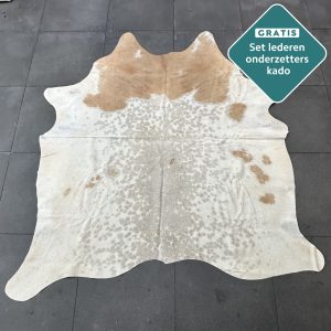 Kuhfell Teppich braun-weiss gefleckt Detailansicht natürliche Zeichnung