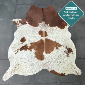 Kuhfell Teppich braun-weiss gefleckt Detailansicht natürliche Zeichnung