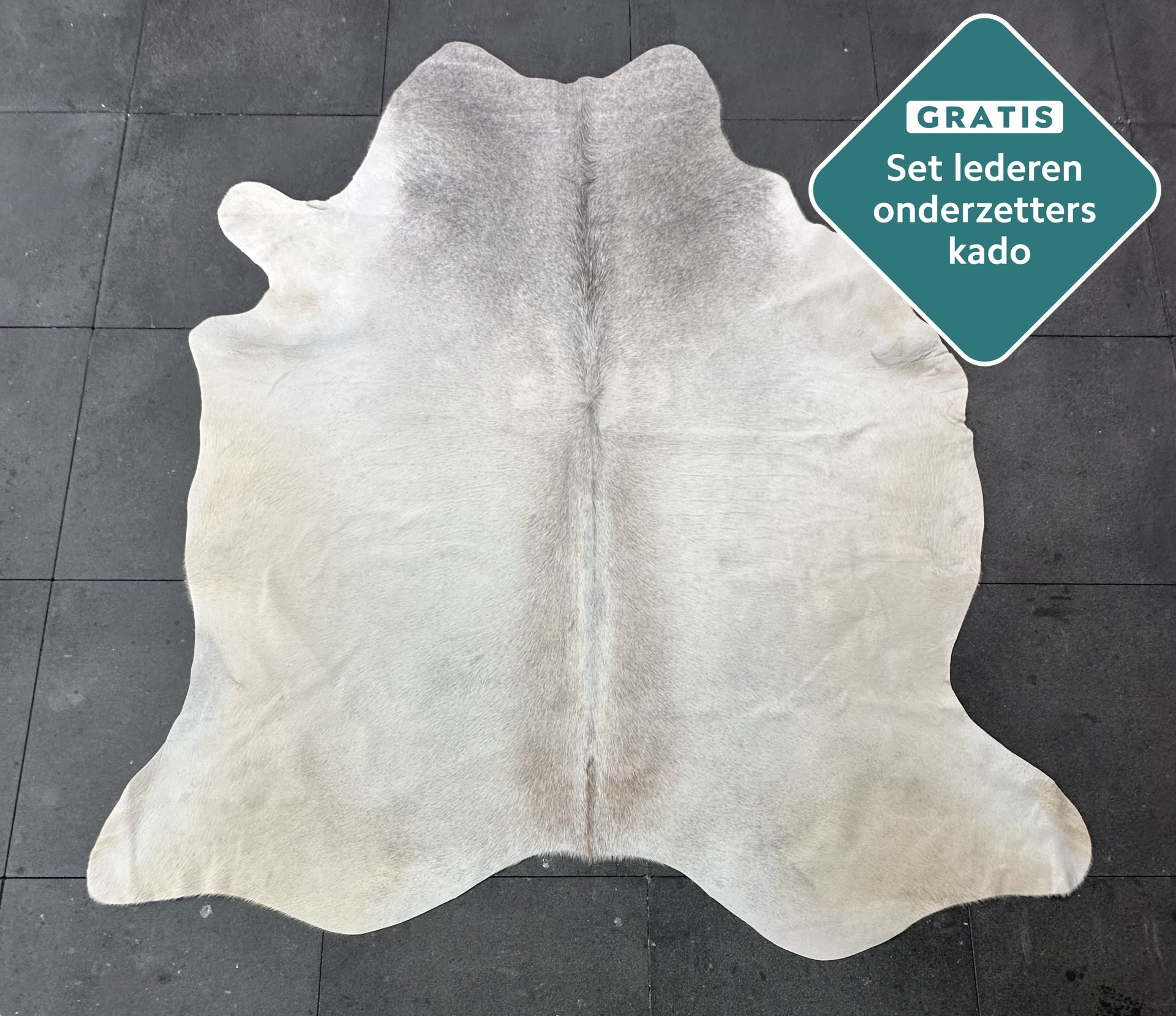 Kuhfell Teppich weiss grau Detailansicht natürliche Zeichnung