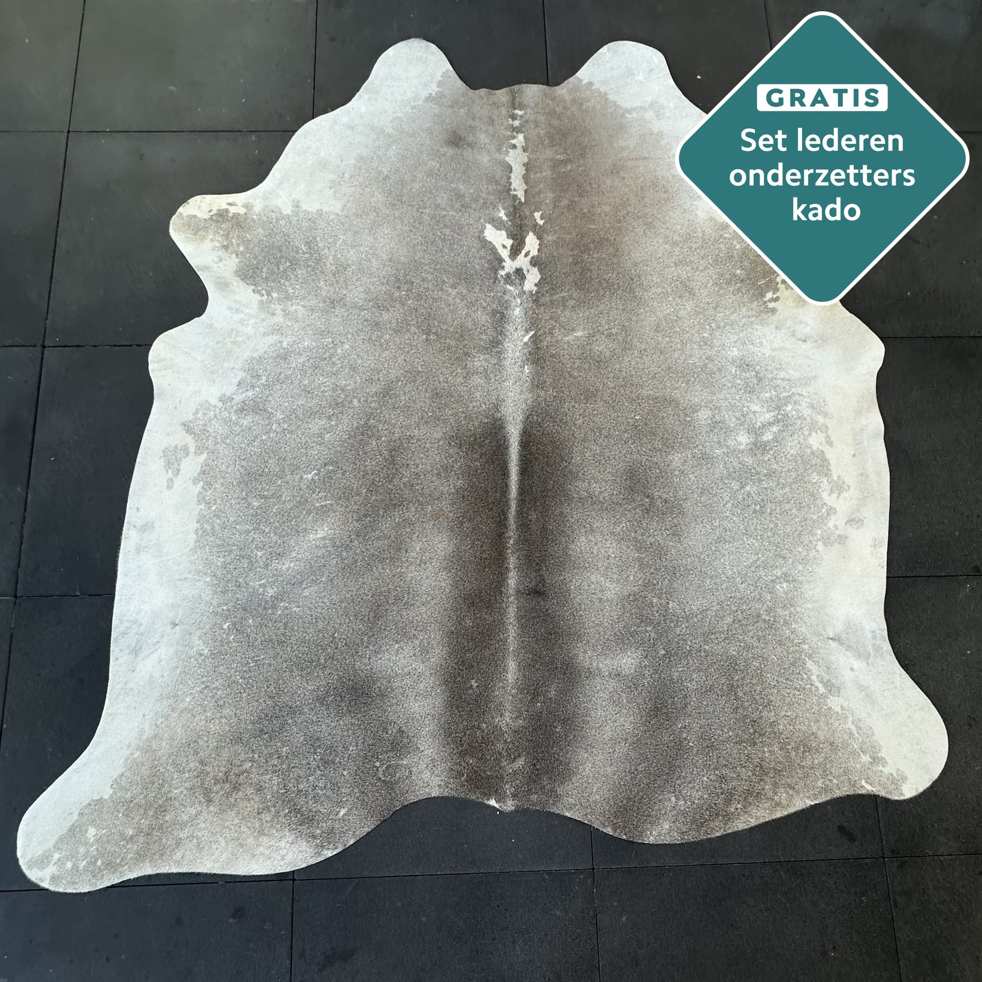 Kuhfell Teppich taupe grau Detailansicht natürliche Zeichnung