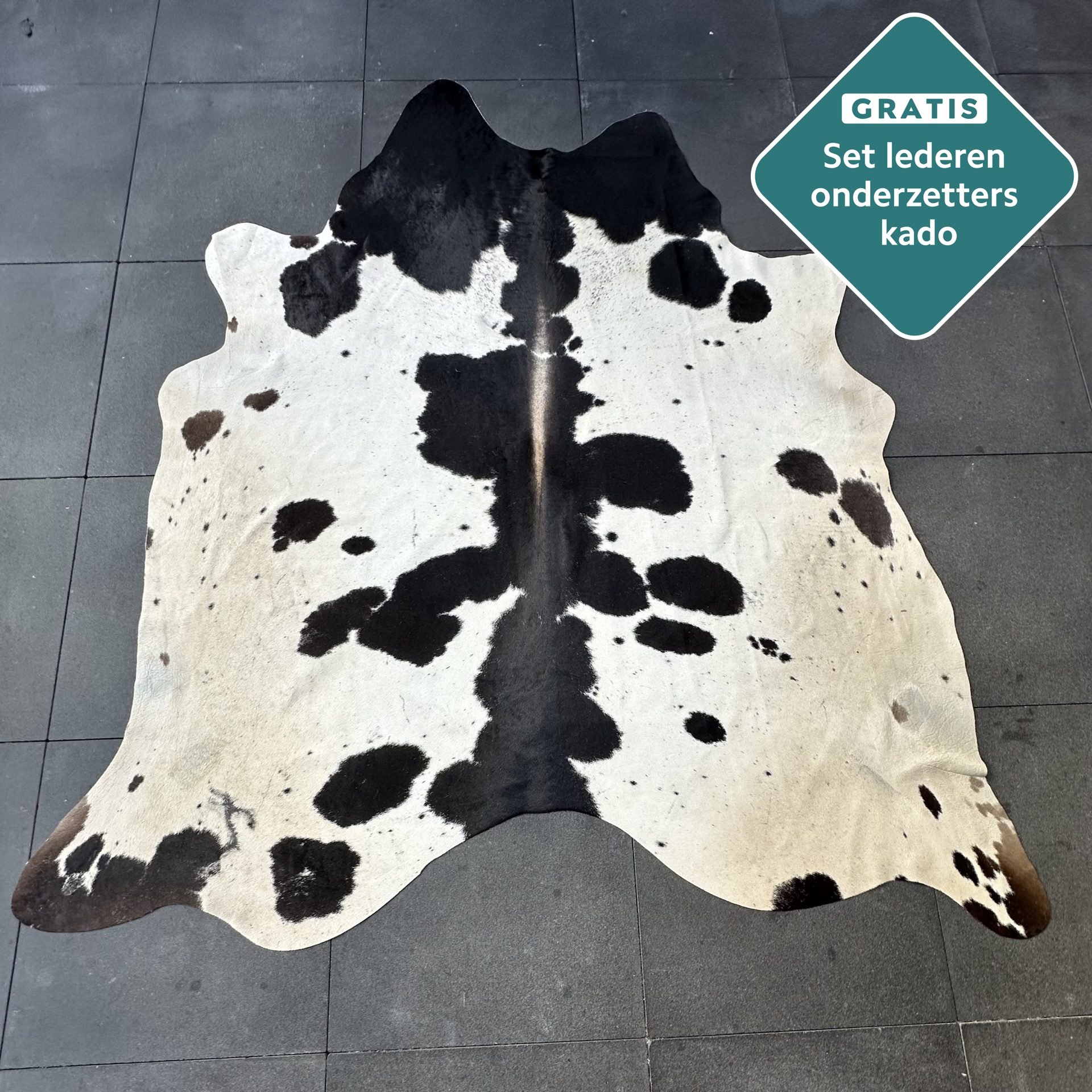 Kuhfell Teppich braun gefleckt Detailansicht natürliche Zeichnung