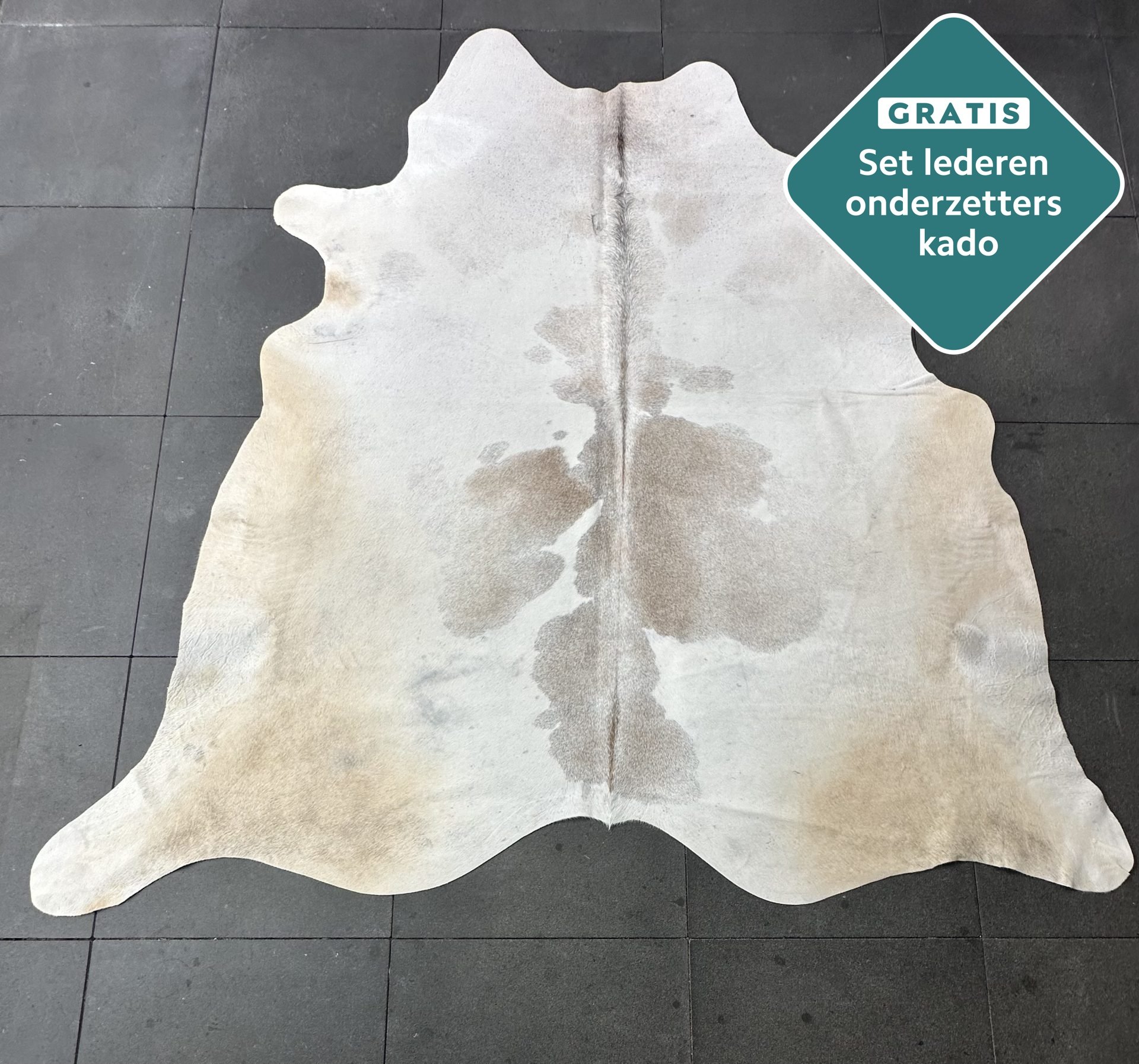 Kuhfell Teppich weiss grau Detailansicht natürliche Zeichnung