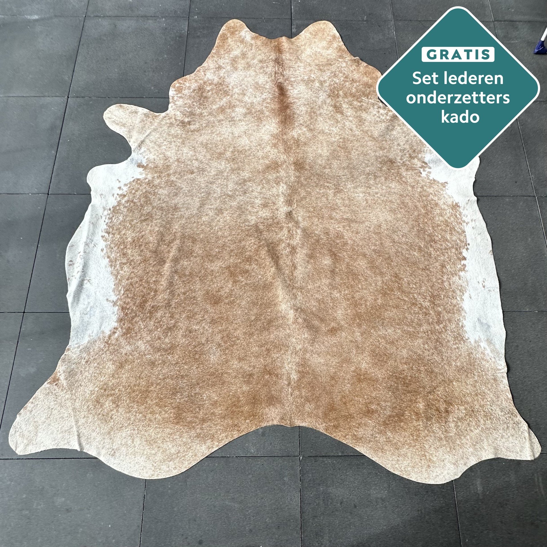 Kuhfell Teppich braun-weiss Detailansicht natürliche Zeichnung