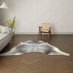 Natürliches Rinderfell grau schwarz 210x200 cm Nahaufnahme Fell-Muster