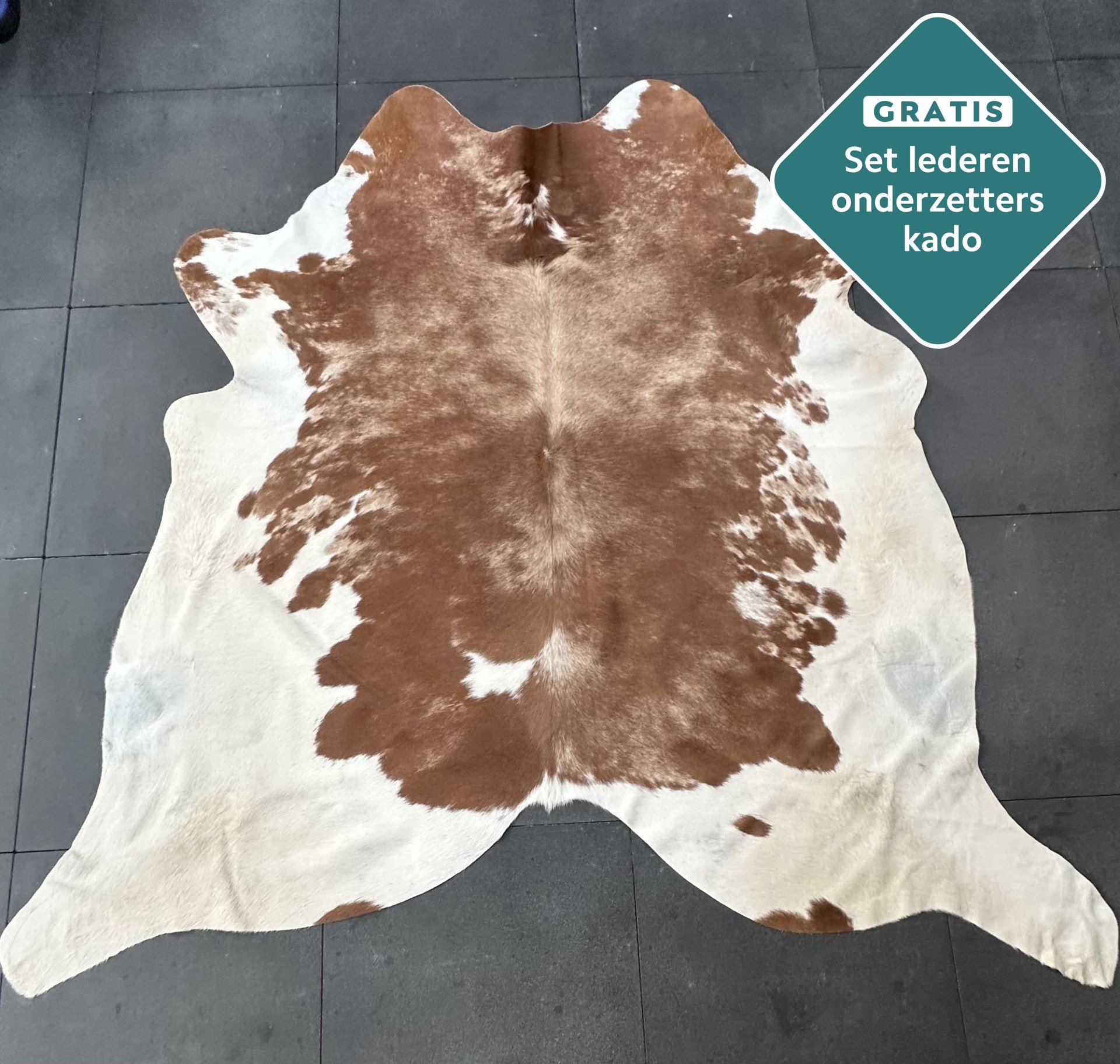 Kuhfell Teppich braun-weiss gefleckt Detailansicht natürliche Zeichnung