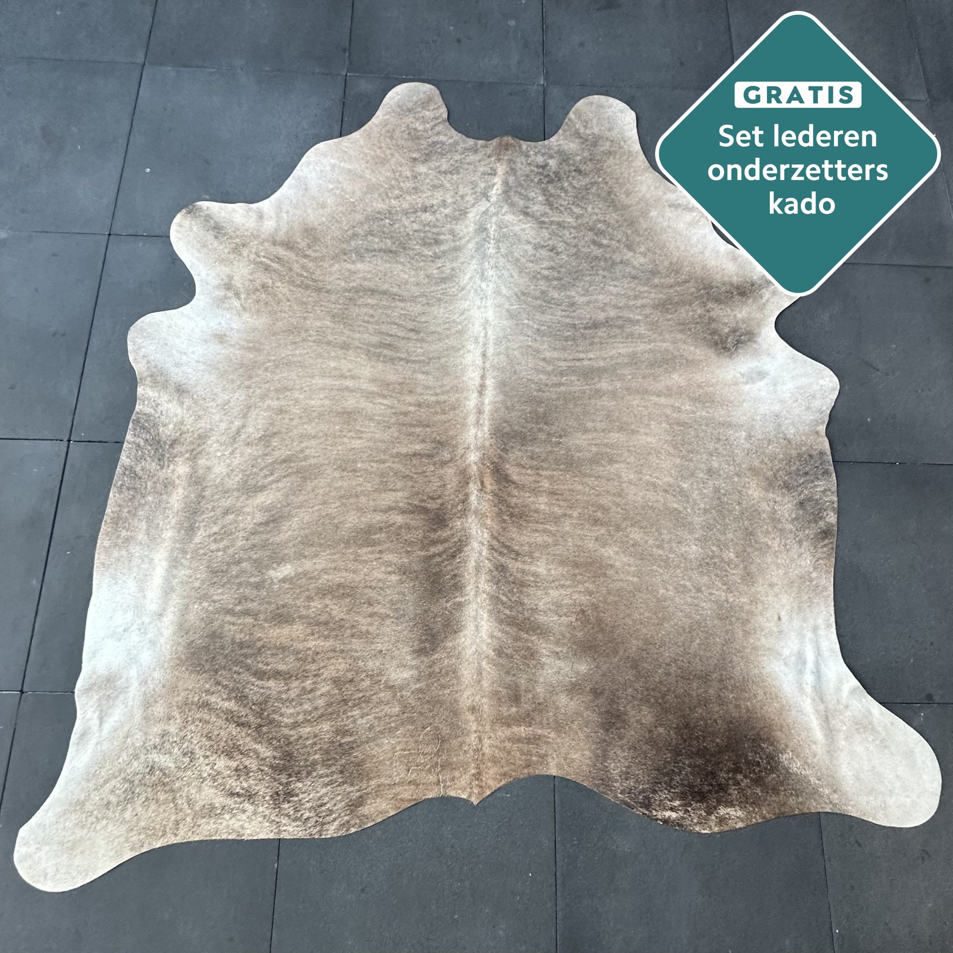 Kuhfell Teppich gestromt Detailansicht natürliche Zeichnung