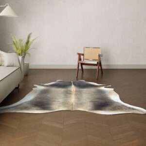 Natürliches Rinderfell dunkelbraun grau 230x210 cm Nahaufnahme Fell-Muster