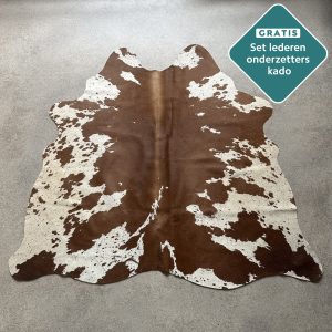 Kleines Kuhfell Teppich braun-weiss gefleckt Detailansicht