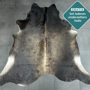 Kuhfell Teppich dunkelbraun Detailansicht natürliche Zeichnung