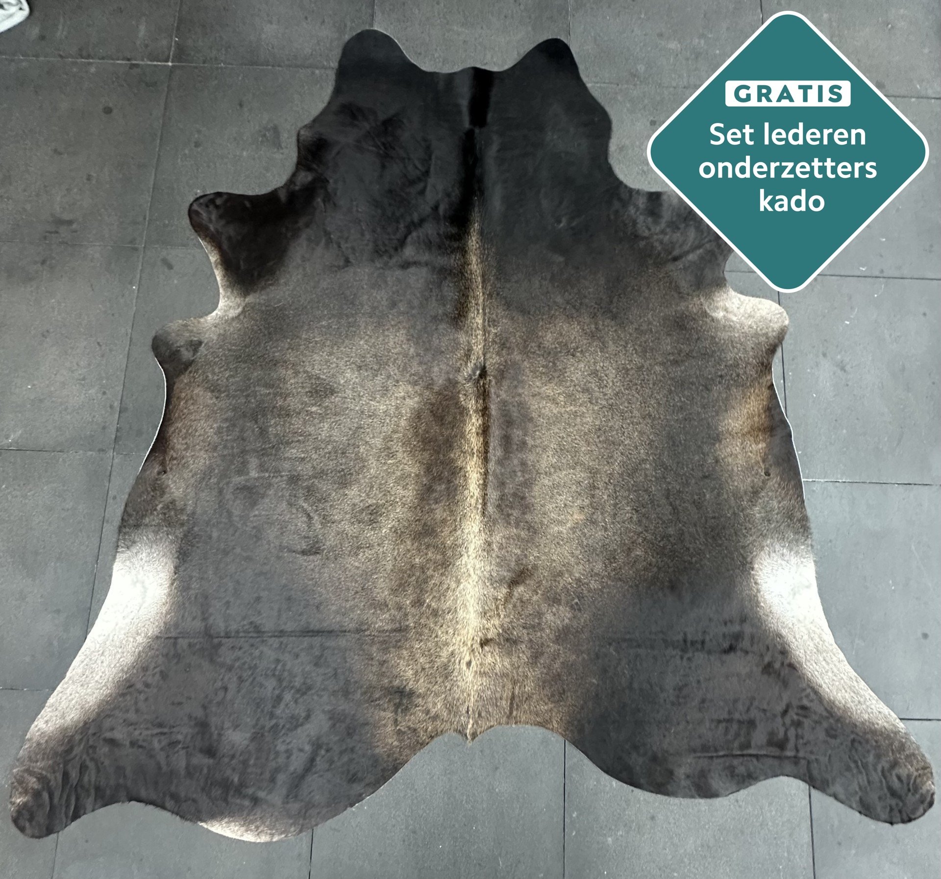 Kuhfell Teppich dunkelbraun Detailansicht natürliche Zeichnung