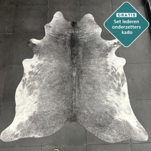 Kuhfell Teppich weiss dunkelgrau Detailansicht natürliche Zeichnung
