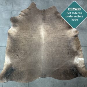 Kuhfell Teppich dunkelbraun Detailansicht natürliche Zeichnung