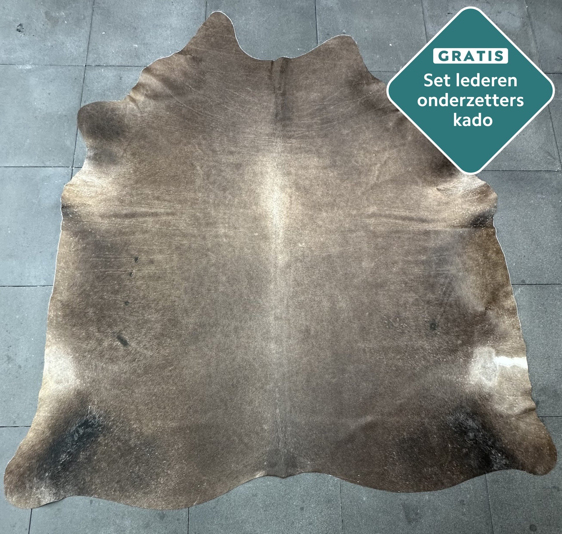 Kuhfell Teppich dunkelbraun Detailansicht natürliche Zeichnung