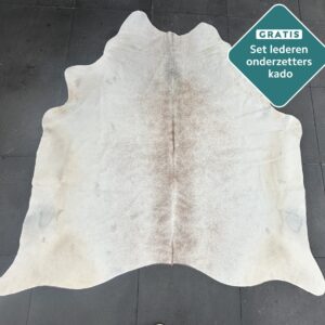 Kuhfell Teppich gebrochen weiss beige Detailansicht natürliche Zeichnung