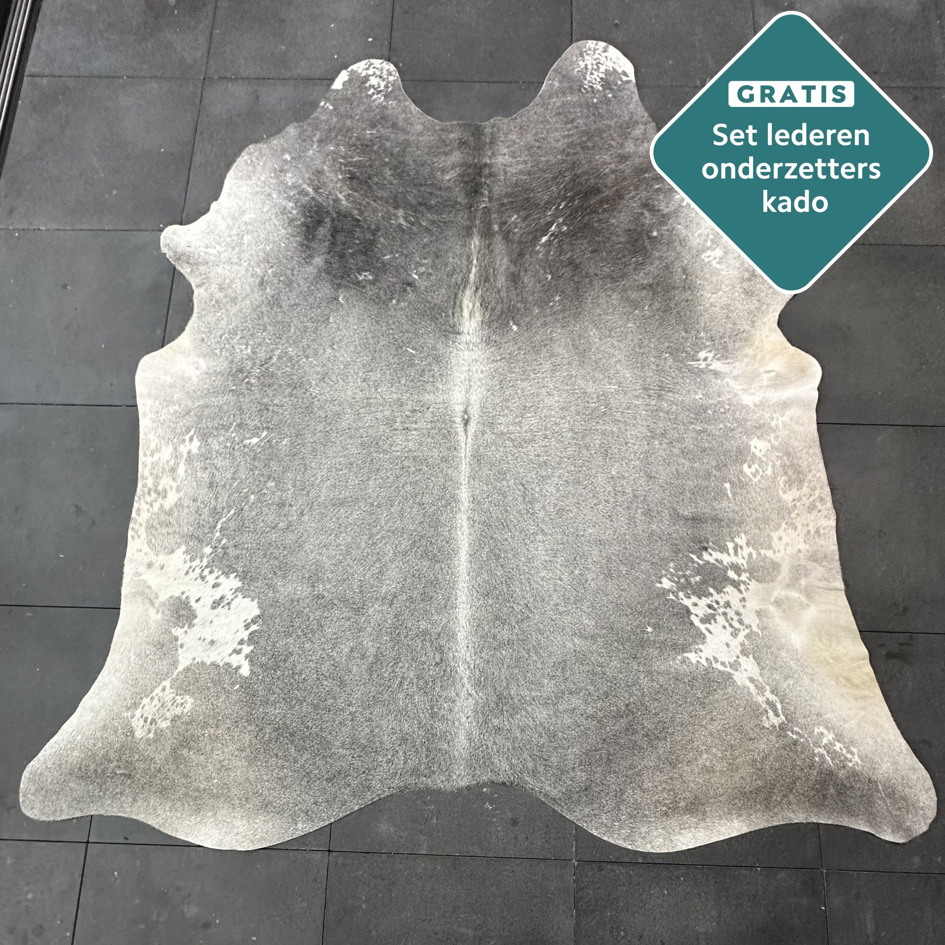 Kuhfell Teppich grau schwarz Detailansicht natürliche Zeichnung