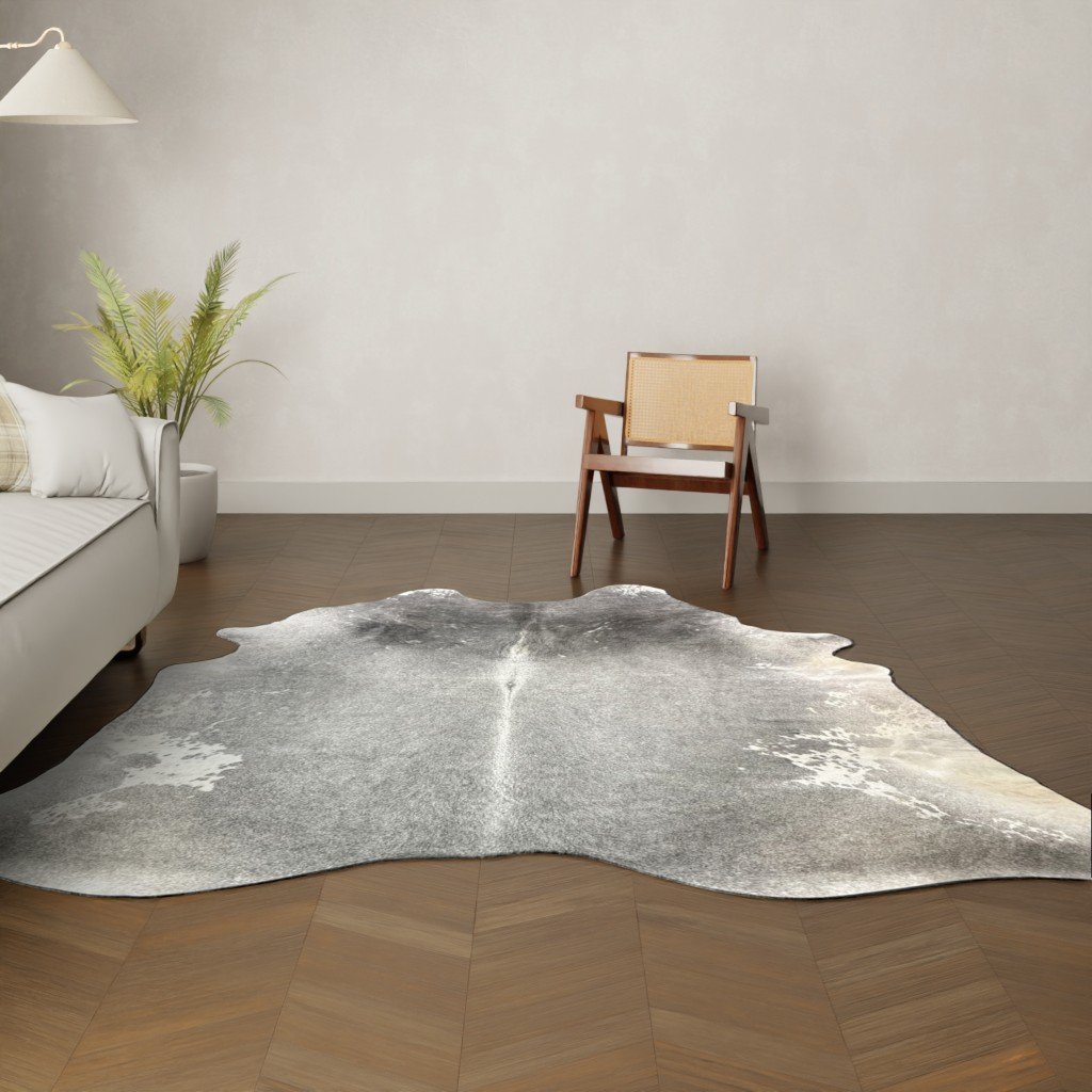 Natürliches Rinderfell grau schwarz 260x210 cm Nahaufnahme Fell-Muster