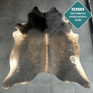 Kuhfell Teppich dunkelbraun Detailansicht natürliche Zeichnung