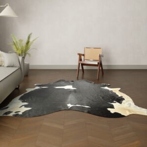 Natürliches Rinderfell schwarz-weiss gefleckt 250x220 cm Nahaufnahme Fell-Muster