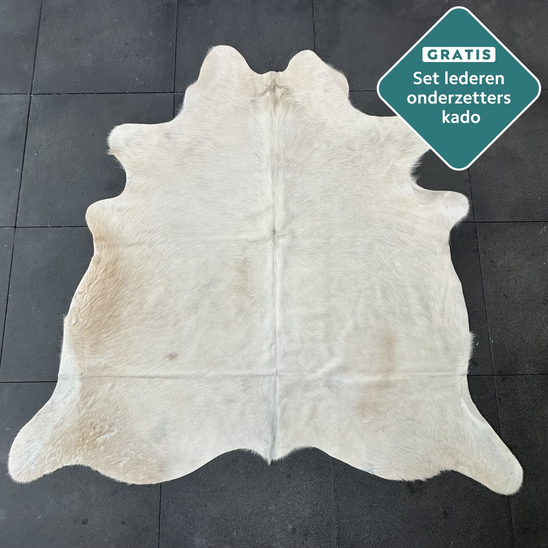 Kuhfell Teppich cremeweiss Detailansicht natürliche Zeichnung