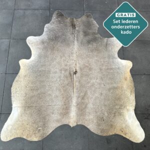 Kuhfell Teppich grau taupe Detailansicht natürliche Zeichnung