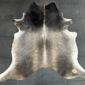 Kuhfell Teppich dunkelbraun grau Detailansicht natürliche Zeichnung