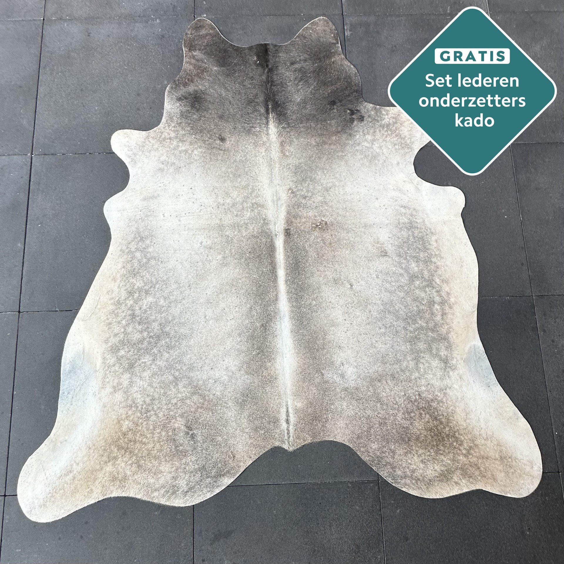Kuhfell Teppich taupe grau Detailansicht natürliche Zeichnung