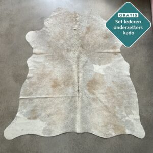 Kleines Kuhfell Teppich taupe grau Detailansicht