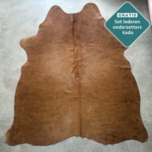 Kleines Kuhfell Teppich dunkel cognac Detailansicht