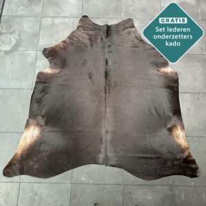 Kuhfell Teppich dunkelbraun Detailansicht natürliche Zeichnung