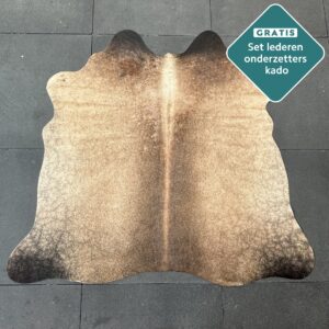 Kleines Kuhfell Teppich dunkel cognac Detailansicht