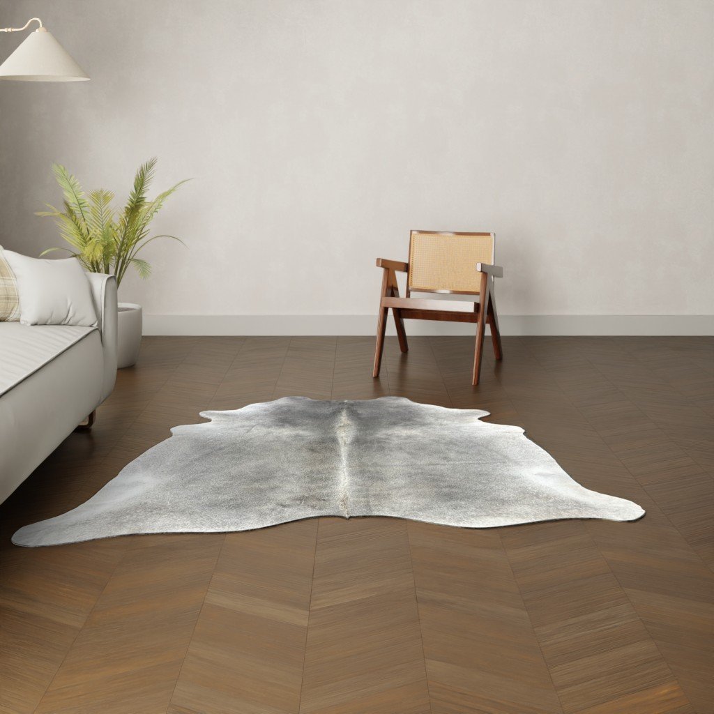 Kuhfell-Teppich dunkelgrau 200x190 cm.