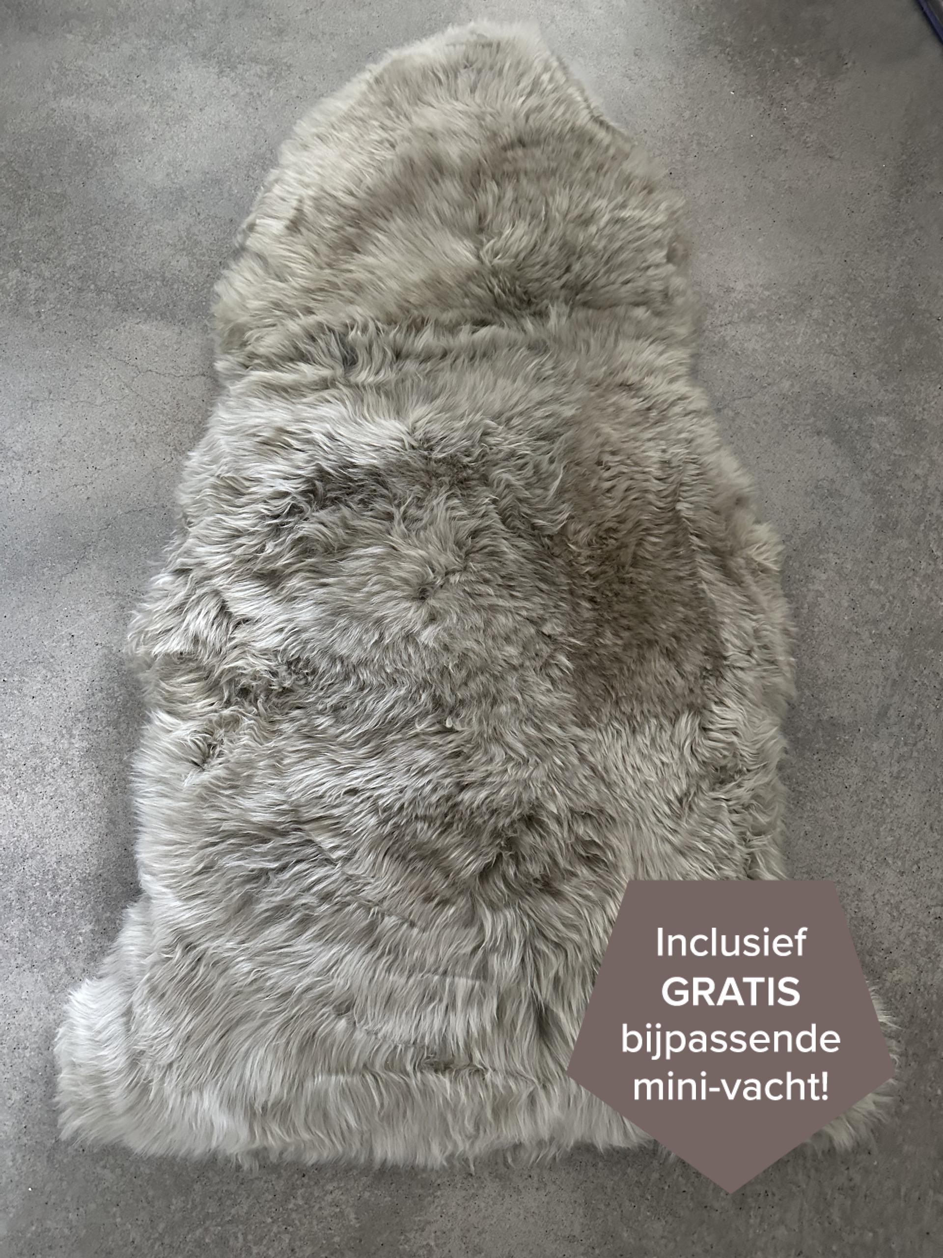 XXL Patchwork Schaffellteppich Taupe – 160 × 80 cm – Bild 3