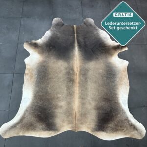 Kuhfell Teppich dunkelbraun grau Detailansicht natürliche Zeichnung